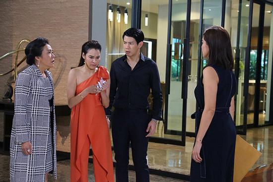 Đặt chân đến cửa đã nghe tiếng vợ và mẹ cãi nhau ầm ĩ, tôi chết sững khi biết nguyên nhân