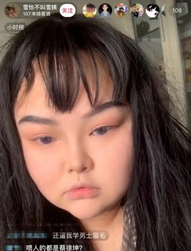 Không có gì đau đớn bằng hot girl Tik Tok tắt nhầm filter lúc livestream: Sai một li, đi một nữ thần-3