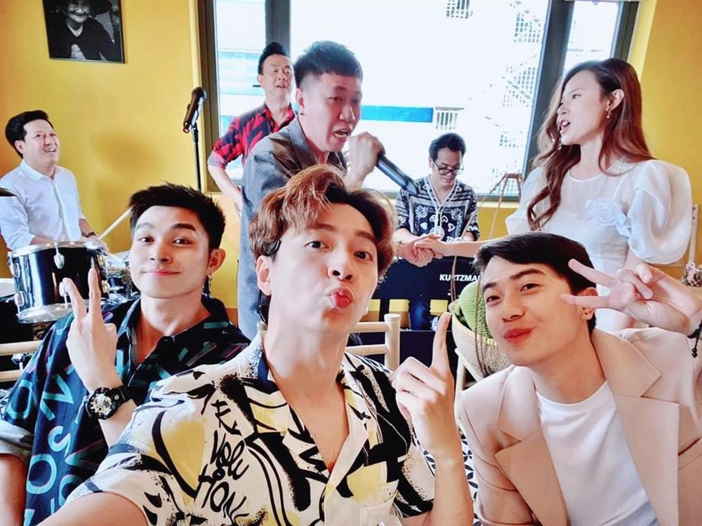 Đăng ảnh Midu nắm tay Anh Đức, Ngô Kiến Huy chất vấn: Bao giờ công khai?-2