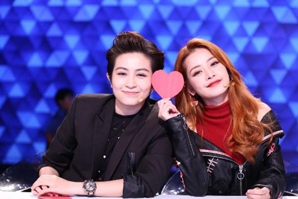 Có ai còn nhớ: Chi Pu và Ngọc Trinh từng nổi hứng lên sân khấu song ca Anh Ơi Ở Lại, 6 tháng sau nên duyên chị chị em em rủ nhau đóng MV chung!-3