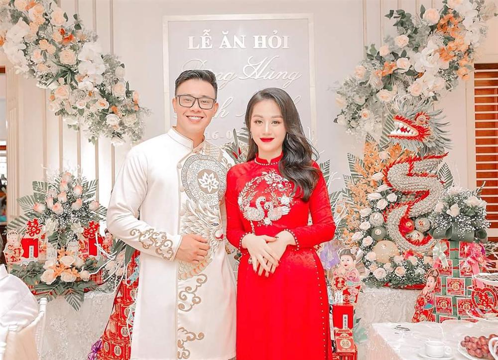 Ca sĩ Đông Hùng tổ chức ăn hỏi, lần đầu hé lộ hôn thê xinh như mộng-1