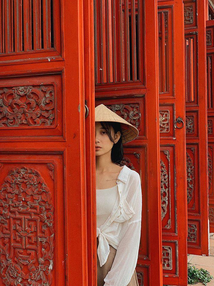 Xứ Huế tình và thơ qua bộ ảnh của cặp đôi 9X-4