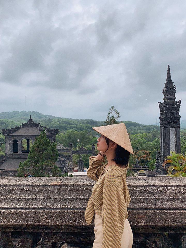 Xứ Huế tình và thơ qua bộ ảnh của cặp đôi 9X-10