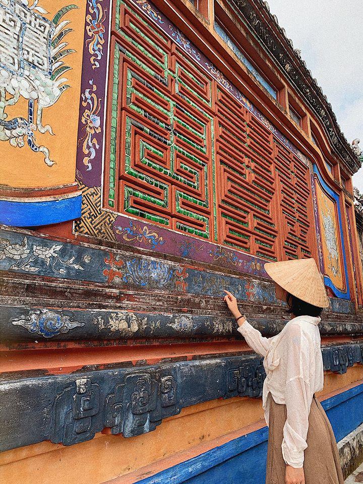 Xứ Huế tình và thơ qua bộ ảnh của cặp đôi 9X-11