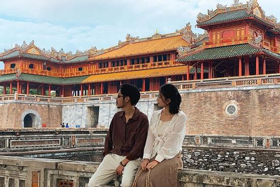 Xứ Huế tình và thơ qua bộ ảnh của cặp đôi 9X