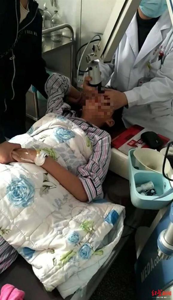 Quá ám ảnh trò chơi trên điện thoại, 2 anh em nhảy lầu vì nghĩ có thể được hồi sinh-1