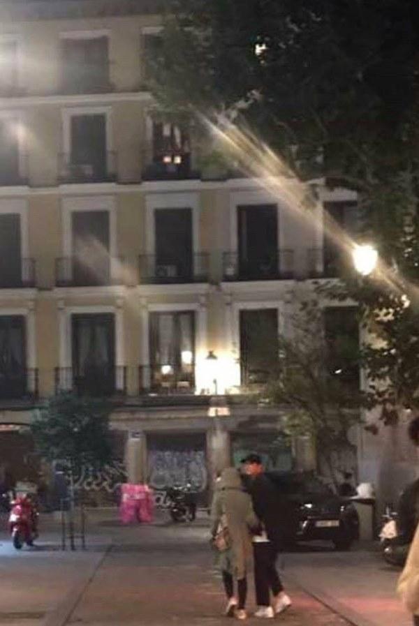 Hé lộ khoảnh khắc siêu hiếm của Song Song thuở mặn nồng, hot nhất ảnh nghi mang thai trong máy bố chồng-8