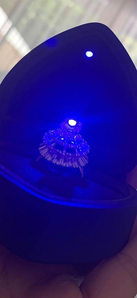 MC Vân Hugo hạnh phúc khoe nhẫn kim cương khủng, ngầm thông báo được cầu hôn và lên xe hoa lần 2?-2