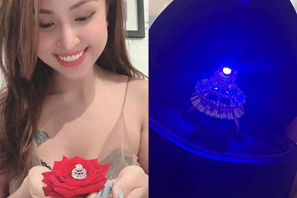 Sau thông báo được bạn trai cầu hôn, Vân Hugo đi chụp ảnh cưới-3