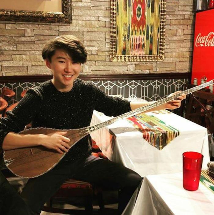 Cuộc sống của cậu bé từng gây bão với bài hát Gặp mẹ trong mơ sau 9 năm bây giờ ra sao?-4