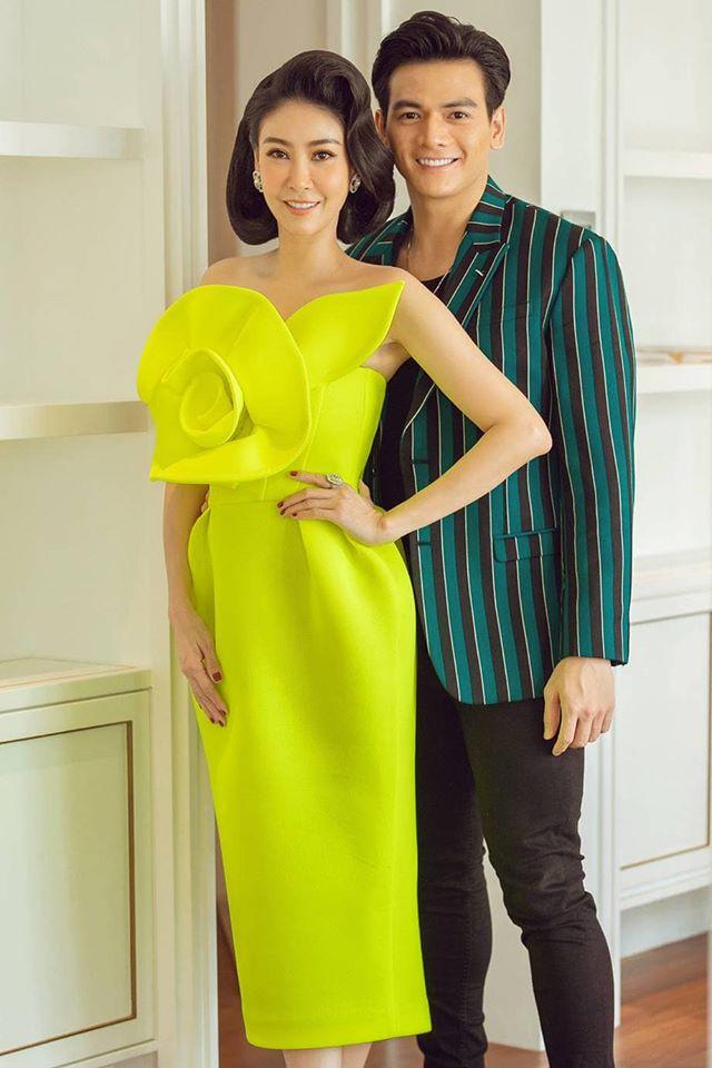 Diện cùng 1 chiếc đầm, Hà Tăng mix áo kín mít sang chảnh ăn đứt Lệ Quyên-9