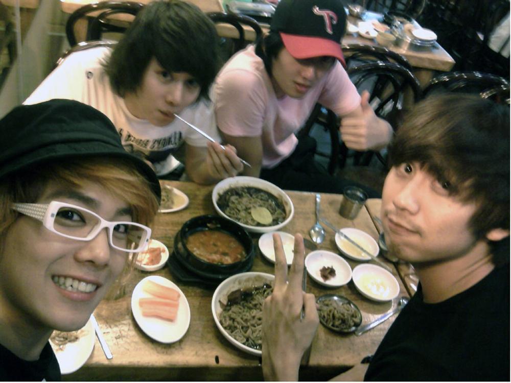 Hội bạn thân Kpop: Jennie - Irene chị chị em em, V - Yoona bị nghi hẹn hò-10