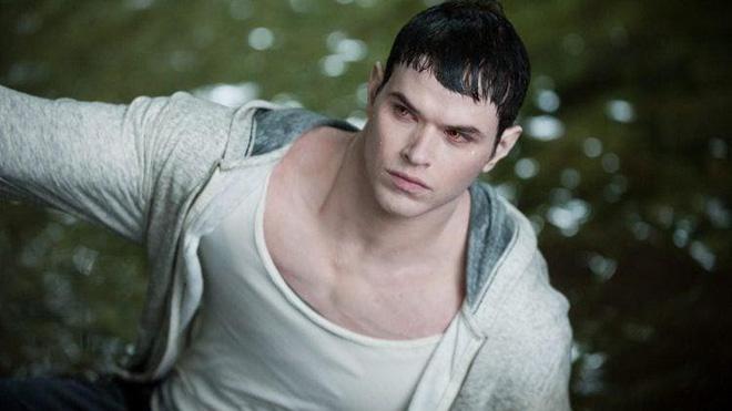 Dàn sao Twilight sau 12 năm: Hotboy ma cà rồng lên hạng Người Dơi, nam phụ đột ngột qua đời đầy bí ẩn-15