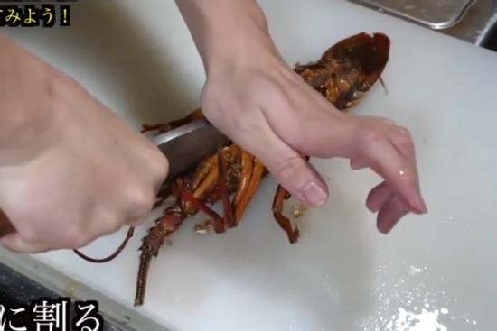 Thưởng thức tôm rồng Nhật Bản luộc và nướng phô mai