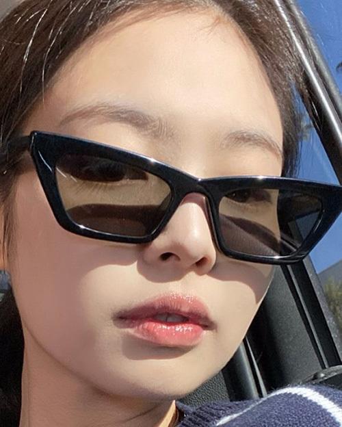 Công thức trang điểm mùa hè siêu nhẹ mặt của Jennie-4