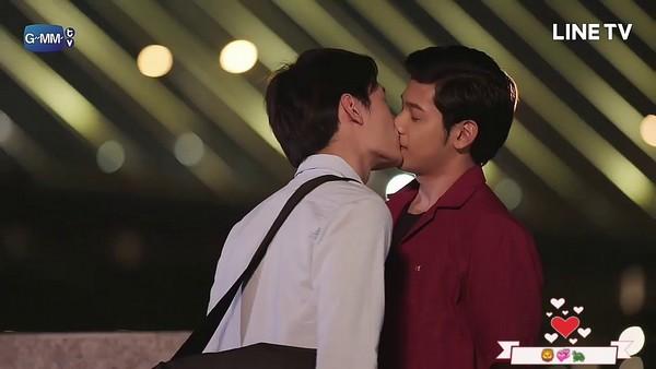 Đây là phim mở màn cho trào lưu đam mỹ ở Thái, tạo nên cặp đôi màn ảnh kinh điển-4