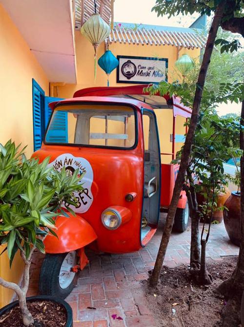 Quán cơm quê giá cao của Trường Giang - Nhã Phương-3