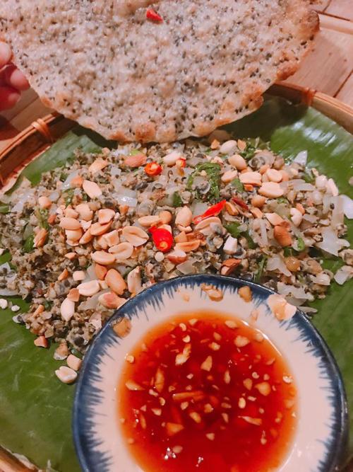 Quán cơm quê giá cao của Trường Giang - Nhã Phương-7