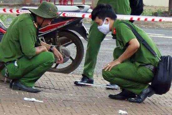 Hẹn ra công viên đánh nhau, nam thanh niên bị đâm 10 nhát dao