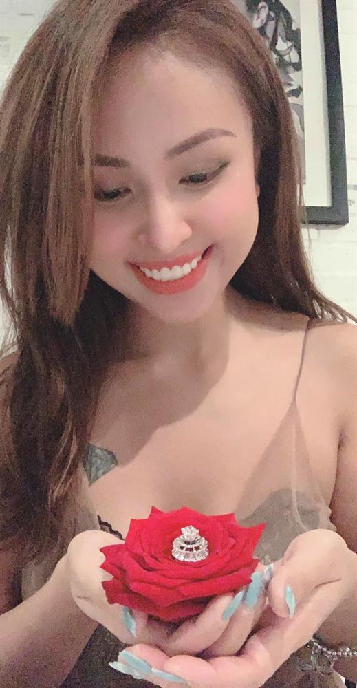 Chưa đầy một tuần, 3 mỹ nhân Vbiz dang dở hôn nhân cùng khoe hạnh phúc mới-7