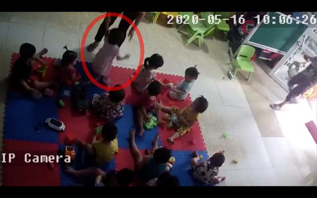 Bắc Giang: Nghi vấn cơ sở mầm non tư thục bạo hành dã man bé gái hơn 2 tuổi khi mới nhập học 3 ngày-1
