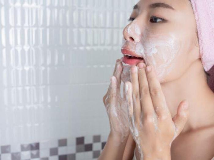 9 sai lầm chăm sóc da mùa hè gây tổn hại da trầm trọng-2