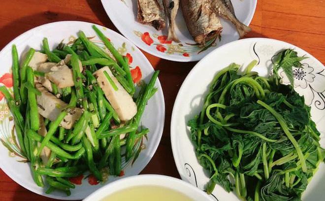 Mỗi tháng đưa mẹ chồng 5 triệu tiền ăn, về nhìn mâm cơm mẹ nấu tôi bàng hoàng-2