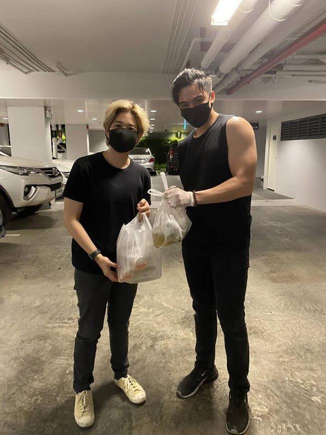 Choáng với dàn nam thần 6 múi làm shipper trong mùa dịch-6