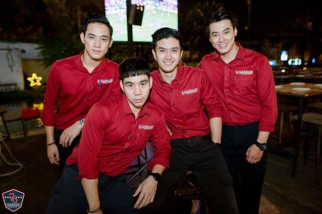 Choáng với dàn nam thần 6 múi làm shipper trong mùa dịch-5