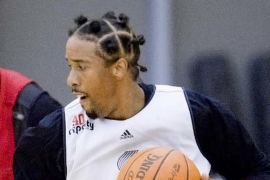 Andre Miller: Cựu cầu thủ Washington Wizards thường xuyên xuất hiện trên sân với đầu tóc gọn gàng khi còn thi đấu. Dù vậy, Miller từng có lúc xuất hiện với kiểu tóc trông như bàn cờ trong một buổi tập. Anh chưa bao giờ đủ can đảm để trình làng kiểu tóc này khi thi đấu.