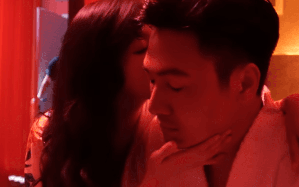 Tá hỏa hậu trường cảnh nóng phim Việt: Nam Thư quyến rũ máy quay, Hoàng Yến Chibi ngủ quên khi hành sự-2