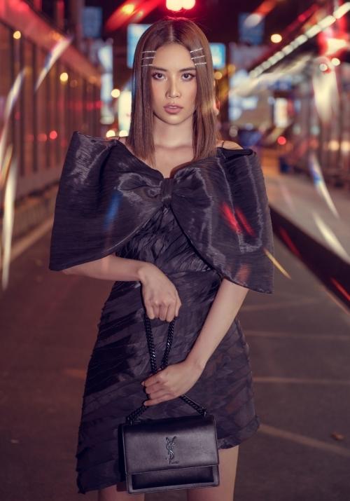 SAO MẶC ĐẸP: Bà bầu Đông Nhi khoe eo nhỏ xíu - Hương Giang tỏa sáng sau khi tăng cân-7