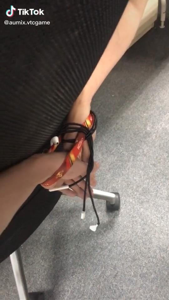 Tra tấn kiểu mới của dân công sở: Chậm deadline, mời em ngồi yên một chỗ xem cùng lúc 3-4 video của Trần Đức Bo-1