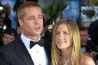 Jennifer Aniston đau lòng vì Brad Pitt thêm một lần nữa?