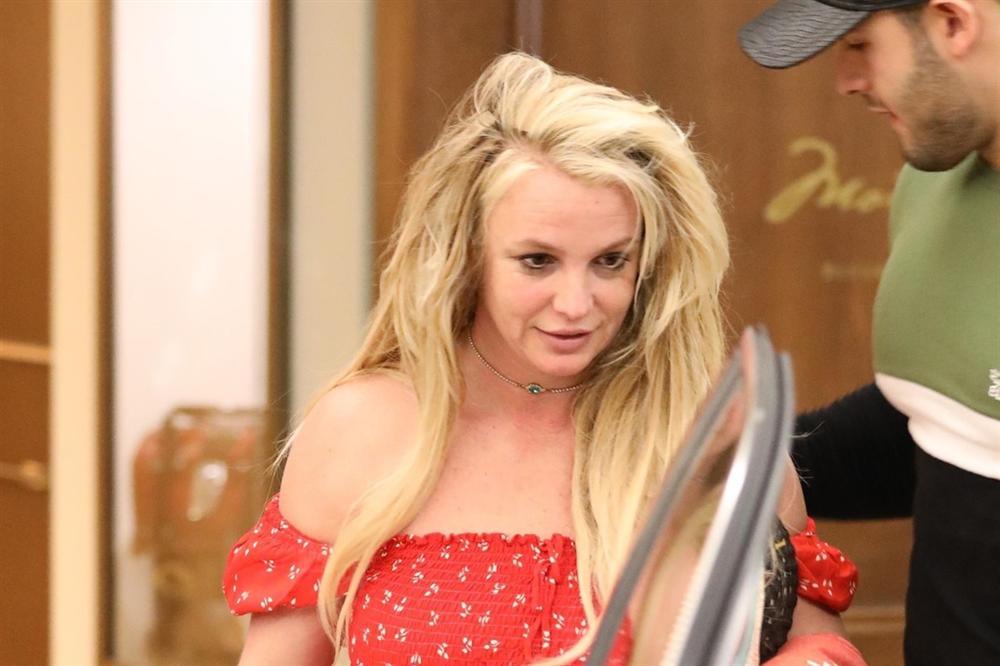 Britney Spears - công chúa nhạc pop và cú trượt dài sự nghiệp-16