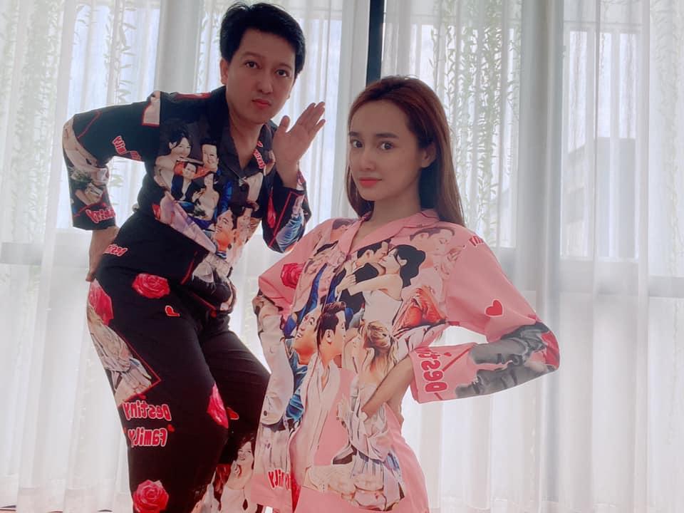 Không hàng hiệu tiền tỷ, Nhã Phương diện đồ ngủ đôi khẳng định chủ quyền trong sinh nhật tuổi 30-2