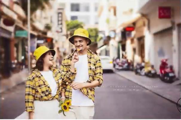 Cô dâu Việt 65 tuổi lộ ảnh cưới chất như tuổi teen với chồng Tây 28 tuổi-4