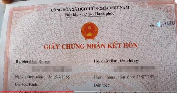 Cô dâu Việt 65 tuổi lộ ảnh cưới chất như tuổi teen với chồng Tây 28 tuổi-1