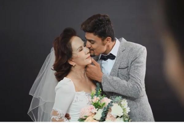 Cô dâu Việt 65 tuổi lộ ảnh cưới chất như tuổi teen với chồng Tây 28 tuổi-2