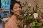 Cắm hoa mừng sinh nhật mẹ, Park Shin Hye được khen 'đã xinh đẹp lại còn khéo tay'