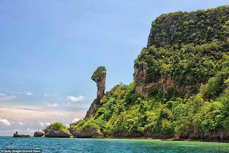 Hòn đảo nhiệt đới kỳ quái ở Thái Lan trông giống như một con gà-3