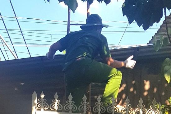 Trộm đu dây vào tiệm vàng ở TP.HCM, cuỗm tài sản hơn 1 tỷ đồng