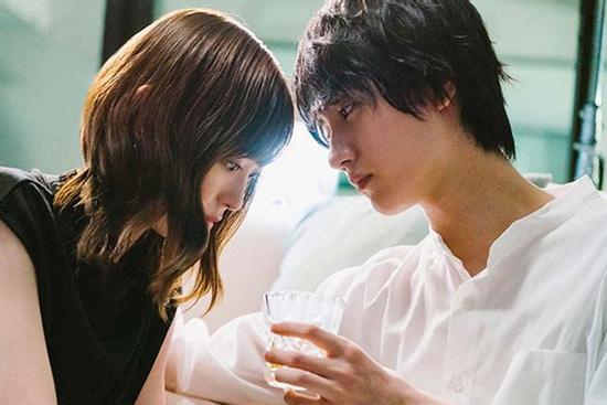 Đêm tân hôn bị chồng biến thành đêm 'xưng tội' nhưng cách xử lý của cô vợ trẻ mới khiến chồng kinh hãi