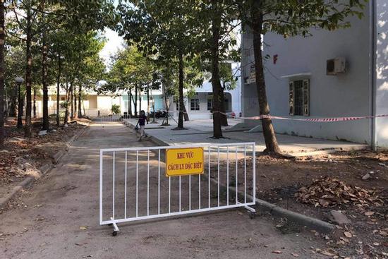 Vụ người bán hàng rong lọt vào khu cách ly bệnh nhân Covid-19: Không phải là lần đầu!