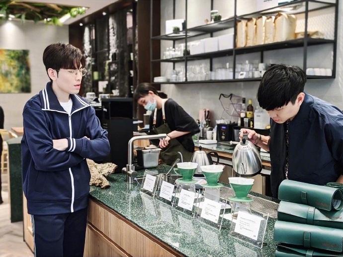 Hội ông chú huyền thoại quy tụ: Châu Kiệt Luân phong độ, Lâm Chí Dĩnh trẻ đẹp khó tin-7