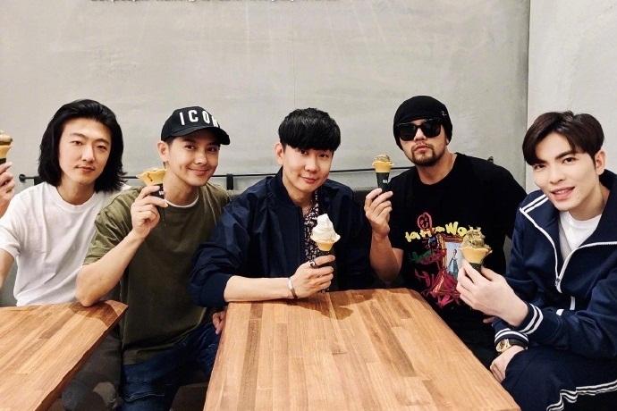 Mỹ nhân Hoa ngữ trên ghế nhà trường: Địch Lệ Nhiệt Ba đẹp xuất sắc, Angela Baby khác xa hiện tại-16