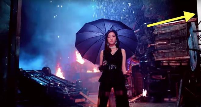 Loạt sạn hài hước trong MV nổi tiếng-4