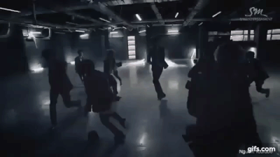 Loạt sạn hài hước trong MV nổi tiếng-3