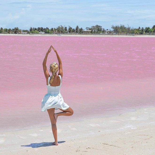 Hồ nước màu hồng đẹp tuyệt nhưng du khách tuyệt đối không được tắm-2