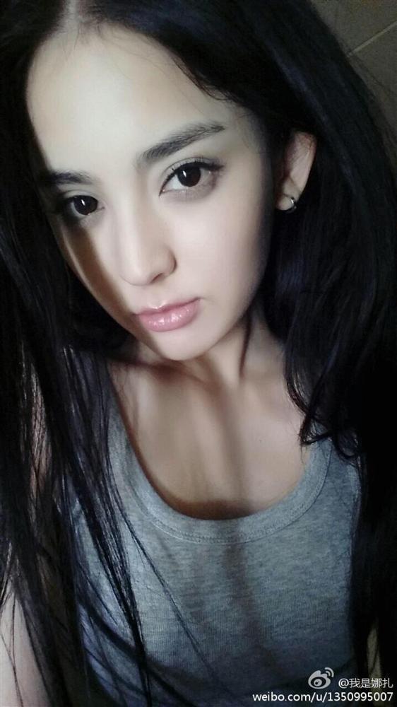 Mỹ nhân Hoa ngữ trên ghế nhà trường: Địch Lệ Nhiệt Ba đẹp xuất sắc, Angela Baby khác xa hiện tại-14